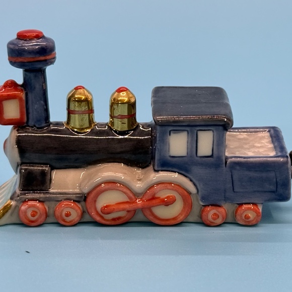 Royal Copenhagen Mini Collection Porcelain Toy Locomotive Original Box - Picture 5 of 8